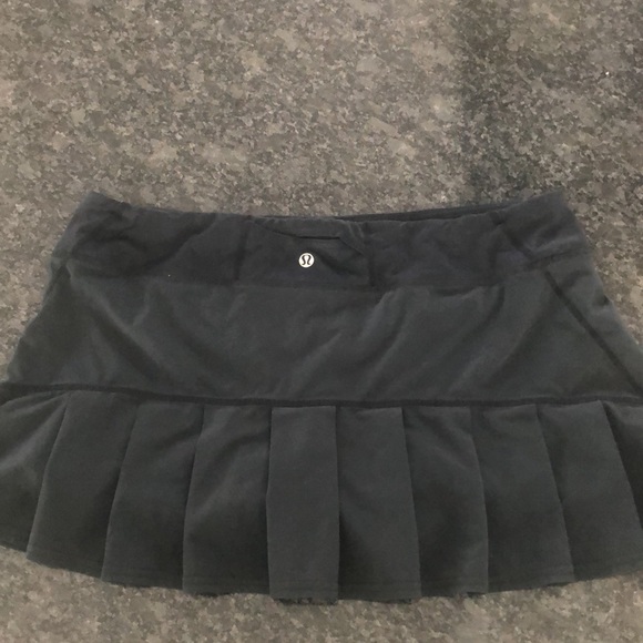 Lululemon skirt - Picture 1 of 4